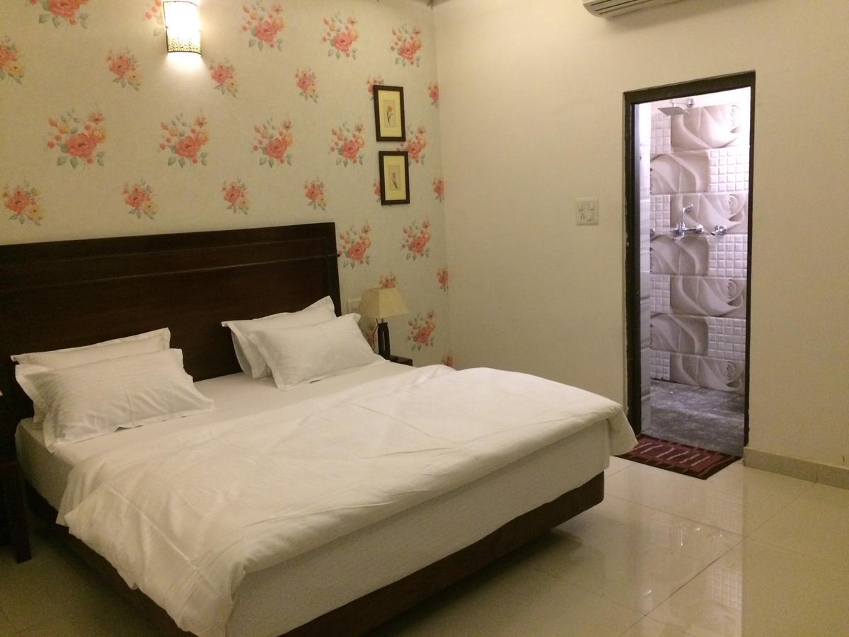 White Tulips Home Stay Jaipur Luaran gambar